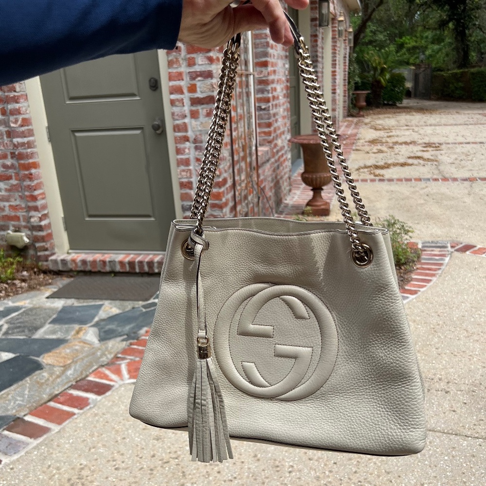GUCCI Soho Medium White Tote w/ Light Gold Chain Straps - MINT CONDITION